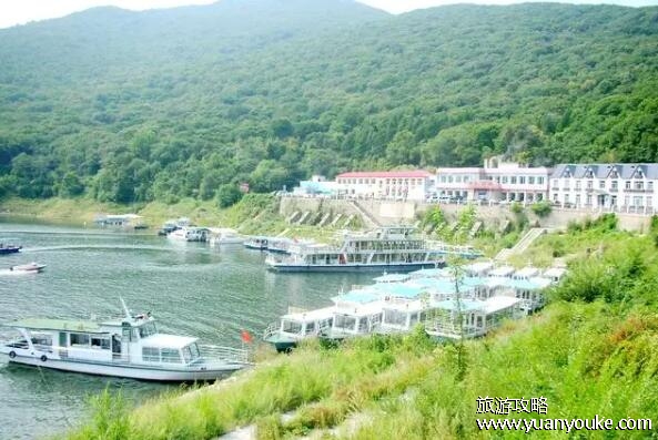 松花湖风景区好玩吗，非常美丽的自然景区(特色节目众多)
