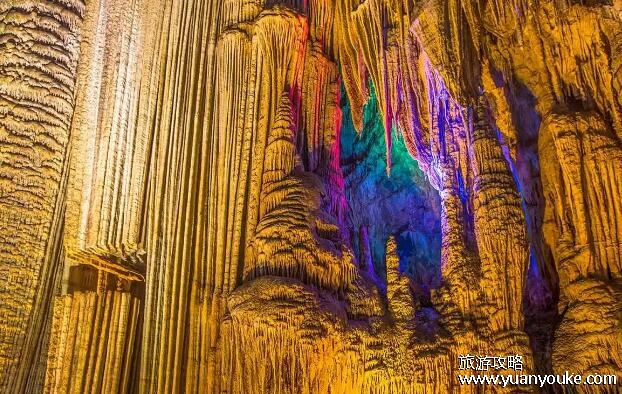 芙蓉洞在哪里，在重庆市武隆区(非常有特色的喀斯特洞穴)