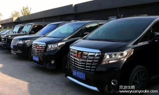 租车一天大概多少钱，车型和品牌影响价格(工作日租车更便宜)