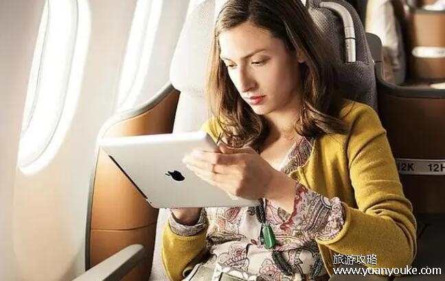 第一次坐飞机常见尴尬有哪些，6个容易让人尴尬的情况