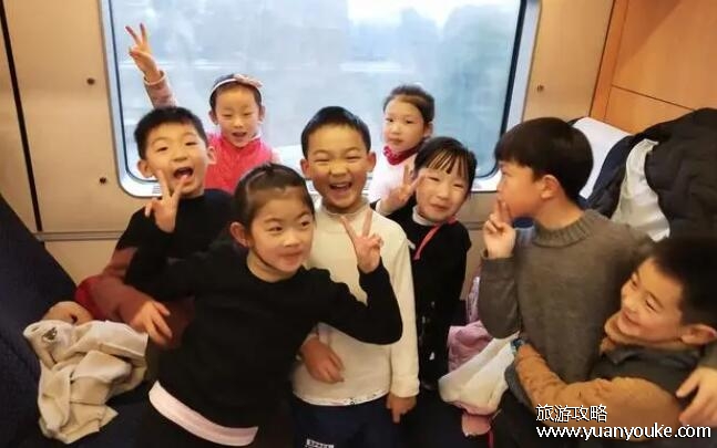 高铁小孩收费标准是多高，按照年龄计算而非身高(最新衡量标准)