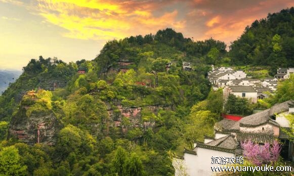 齐云山风景名胜区海拔多少米，2061米(震撼感十足的壮观山峰)