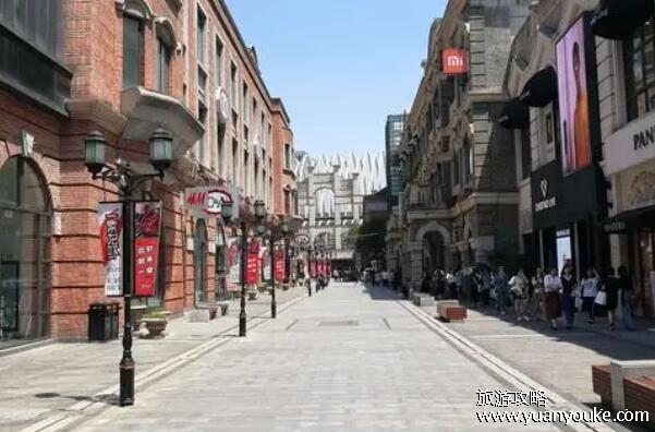 楚河汉街好玩吗，历史文化底蕴浓厚(娱乐商业设施也数不胜数)