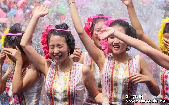 西双版纳泼水节是几月几日，农历清明前后十天左右(相关注意事项)