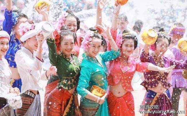 西双版纳泼水节是几月几日，农历清明前后十天左右(相关注意事项)