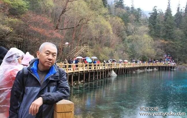 九寨沟门票老年人有优惠吗，有(平时60岁以上的老年人免票)