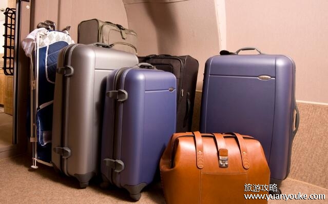 坐飞机能带多少行李，随身携带不超过5公斤(托运不超过50公斤)