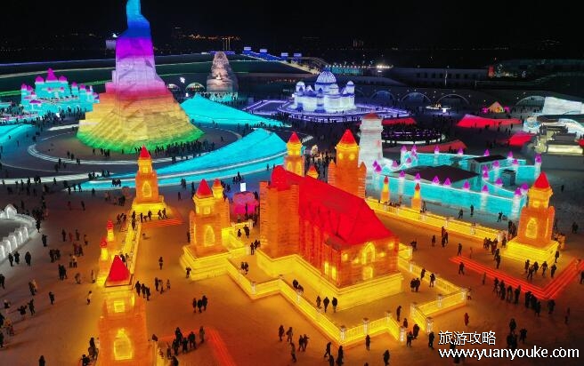 哈尔滨冰雪大世界好玩吗，面积广阔的超大冰雪主题的公园