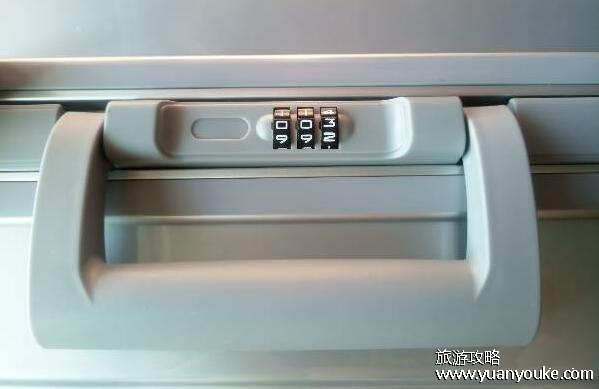 行李箱密码锁打不开怎么办，6个方法开锁不损害行李箱