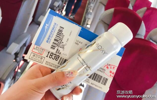 防晒喷雾可以带上飞机吗，一瓶不超过100ml没有易燃易爆炸标识的可带