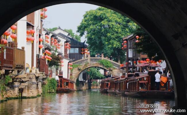 中国有哪些宜居城市，昆明、三亚、苏州(昆明冬季也有鲜花)