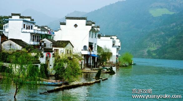 新安江山水画廊风景区好玩吗，非常迷人的景区(徽派建筑众多)