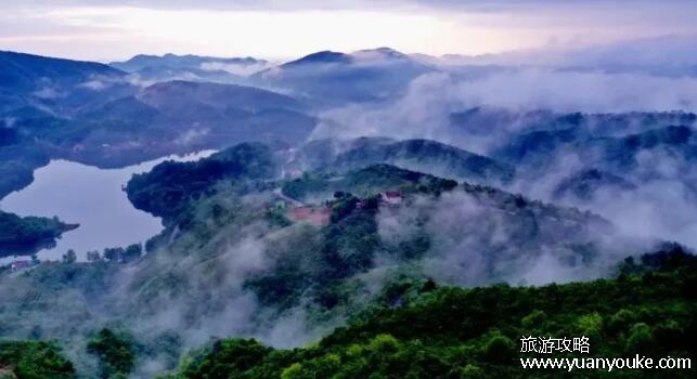 南漳天池山海拔多少米，1200米(云雾缭绕峰峦叠嶂的壮观山脉)