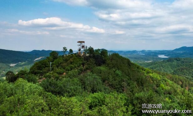南漳天池山海拔多少米，1200米(云雾缭绕峰峦叠嶂的壮观山脉)