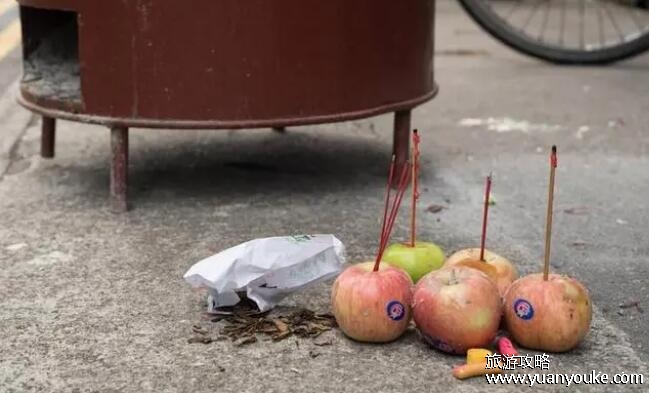 中元节真的不能出门吗，鬼门大开容易被缠上(大多数人跟平时一样过)