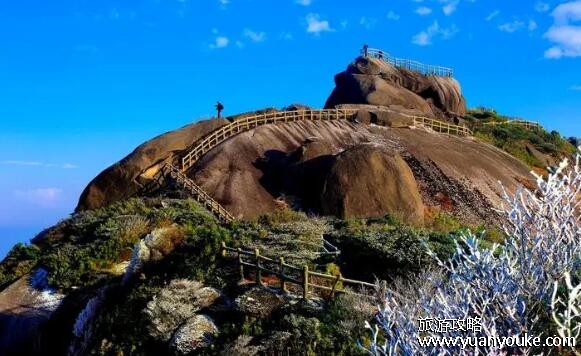 猫儿山海拔多少米高，2141.01米(华南地区最高的山峰之一)