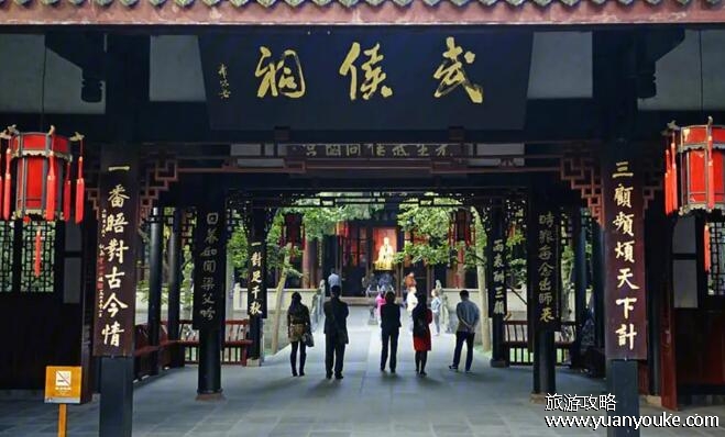 成都周边一日游的最佳地方在哪里，青城山、武侯祠、杜甫草堂