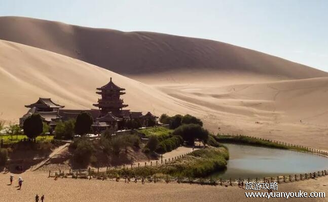十一最适合自驾游的地方，国家地理称香格里拉是中国最美丽的地方