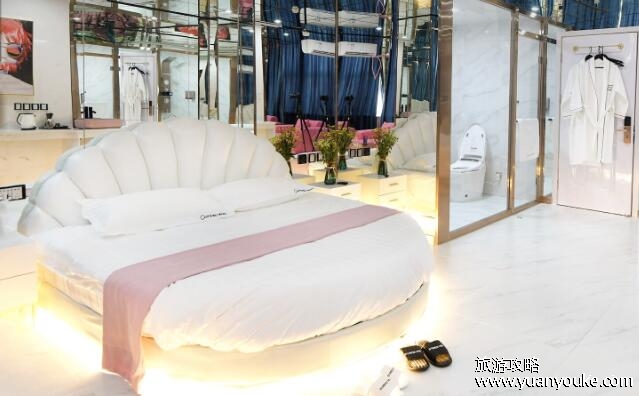 情侣住酒店好还是民宿好，各有优缺点根据实际需求选择