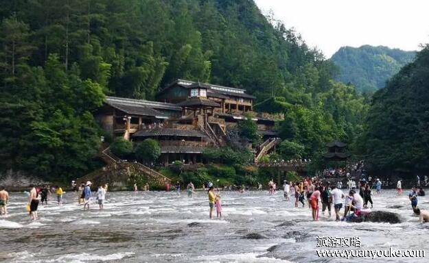 白水洋在福建什么地方，在宁德市屏南县(特色小吃非常丰富)
