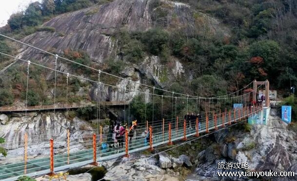 燕子河大峡谷风景区值不值得去，值得一游的旅游胜地
