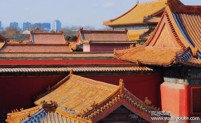 故宫有多大，占地面积72万平方米(传说故宫有9999.5间房屋)