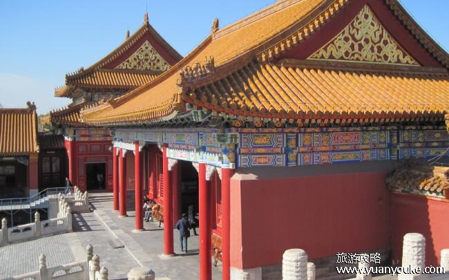 故宫有多大，占地面积72万平方米(传说故宫有9999.5间房屋)