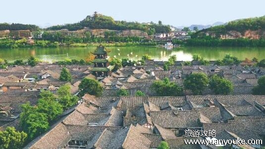 阆中古城在哪里，在四川省阆中市()