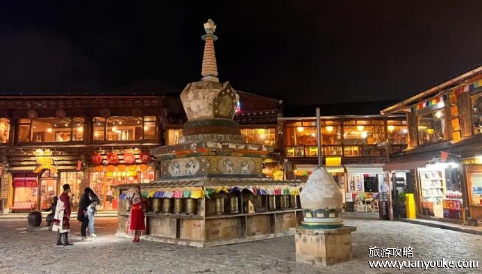 独克宗古城海拔多少米，海拔3300多米(藏式建筑和文化遗产众多)