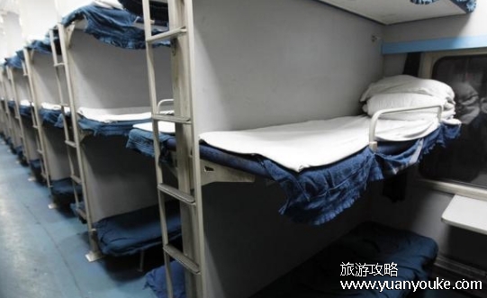 硬卧和软卧区别在哪里?3点不同(软卧更舒服但价格更贵)