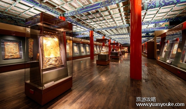 扎什伦布寺在哪里，在西藏日喀则市(寺院内艺术品精妙绝伦)