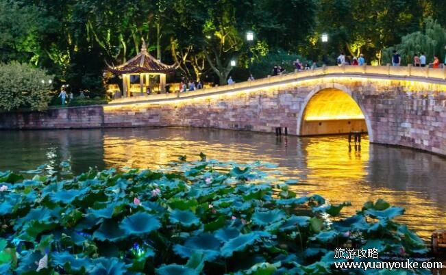 华东五市旅游7天多少钱，自由行3000元左右(跟团旅游2000元左右)