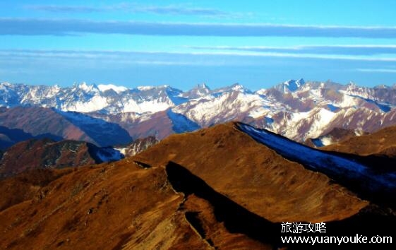 夹金山海拔多少米，高达4114米(极具观赏性的美丽山峰)