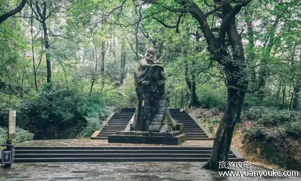 蒙顶山在四川什么地方，在四川省雅安市(世界茶文化的发源地之一)