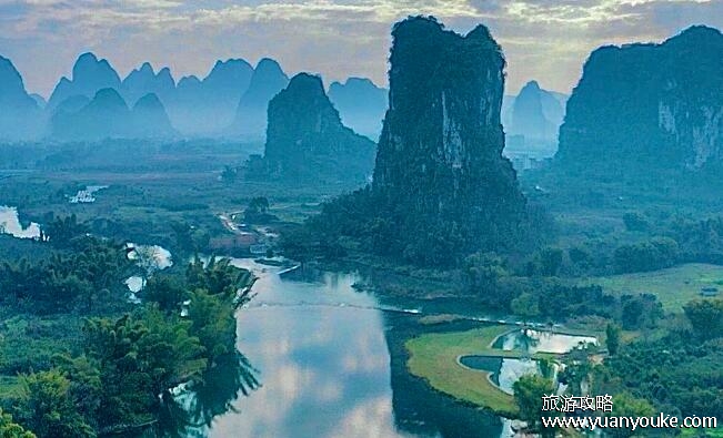 桂林山水属于哪种地貌，喀斯特地貌(桂林著名景点以及特色美食)