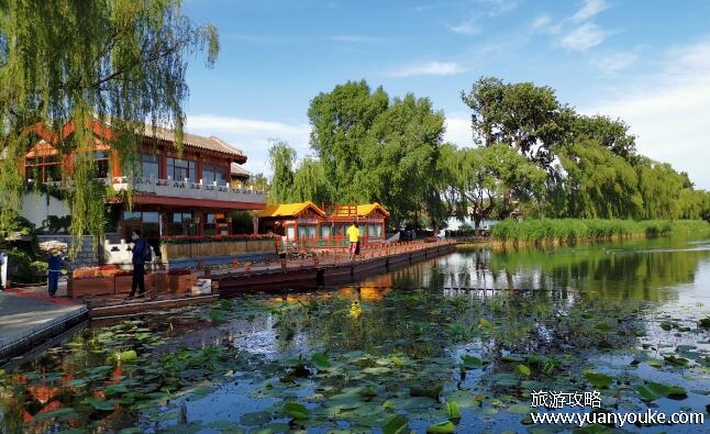什刹海在北京什么地方，西城区东北部(北京市最大的历史文化街区)