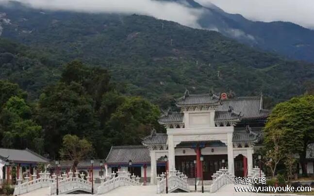 广东四大名山，罗浮山、丹霞山、西樵山、鼎湖山