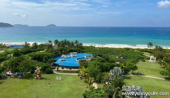 三亚亚龙湾好玩吗，充满魅力的旅游景区(海滩美丽小吃丰富)