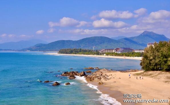 石梅湾在海南哪里，在海南省万宁市(具有独特风情的美丽景点)