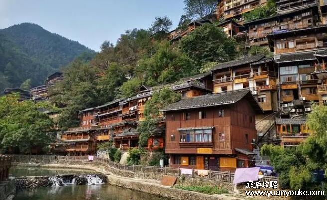 西江千户苗寨在贵州哪里，黔东南苗族侗族自治州(了解苗家传统文化)