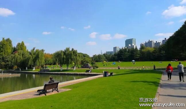 世纪公园在哪里，在上海市浦东新区(非常适合亲子游)