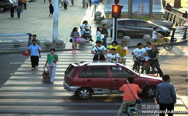 闯红灯罚款多少，3张照片决定多种处罚标准(闯红灯免罚的情况)