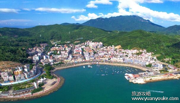 大鹏半岛在什么地方，在广东省深圳市(甚至为数不多的度假胜地)