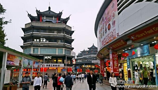 东门老街在深圳哪个区，在深圳市罗湖区(深圳的购物天堂之一)