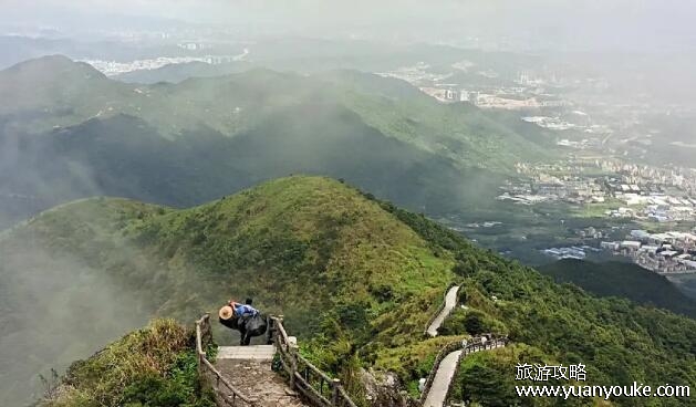 银瓶山海拔多少米，最高处高达898米(风景独特的旅游胜地)