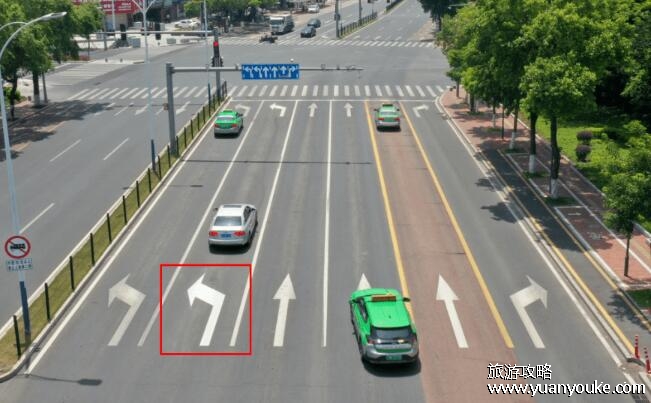 不按导向车道行驶怎么处罚，20元至200元并扣除3分(多种处罚标准)