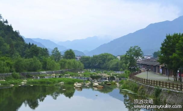华阳景区门票多少钱，正常票价125元(乘坐直通车价格会贵很多)