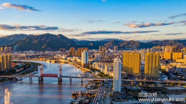 灵溪镇是哪个省哪个市，在浙江省温州市(宁静祥和的美丽小镇)