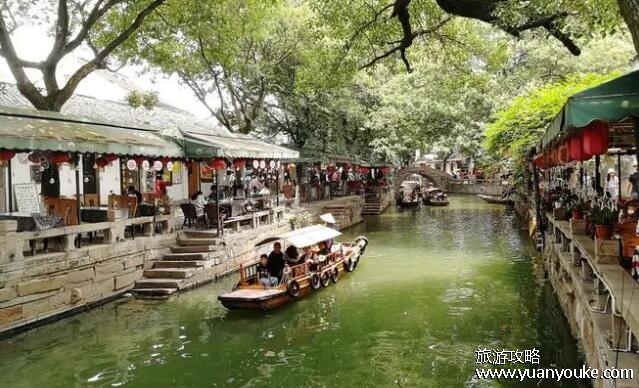 同里古镇在哪里，在江苏省苏州市吴江区(历史深厚的传统古镇)