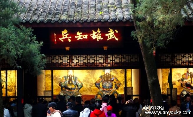 武侯祠门票价格，50元一人(大中小学生集体免费参观注意事项)